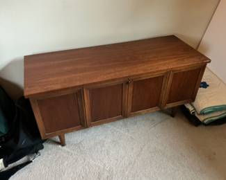 Vintage Lane hopechest…has Lane mark inside.presale $125