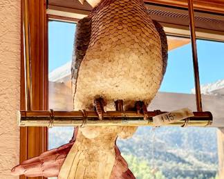 Parrot-dise , wooden parrot