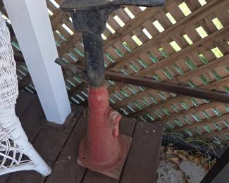 Old cast shoehorn