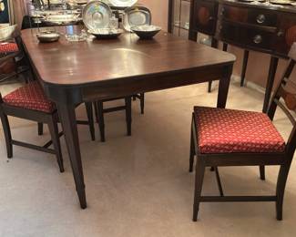 Dining Room table with one leaf, 4 Chairs 2 with arms