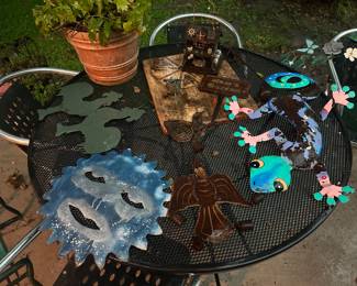 Outdoor tin/metal decor