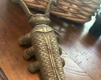 Metal cast boot jack bug