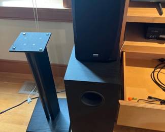 Floor speakers
