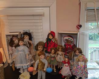 Various Collectable Dolls