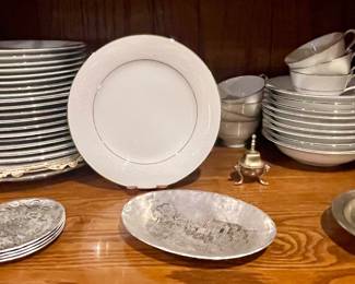 NORITAKE CHINA SET