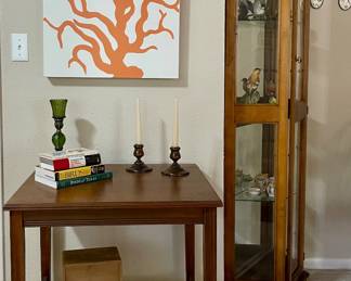 ACCENT TABLE