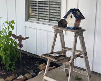 SMALL LADDER