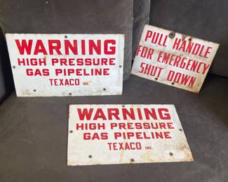 VINTAGE TEXACO WARNING HIGH PRESSURE GAS PIPELINE SIGNS