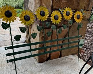 Decorative Metal Sunflower Garden Border Fence with Bees