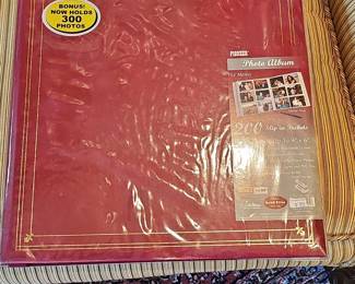 Pioneer Lé Memo MP-46 Photo Album - Red, Holds 200 4x6 Photos