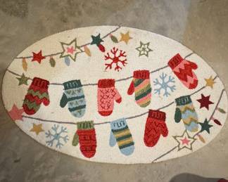 Vintage Oval Christmas Mitten Hooked Rug