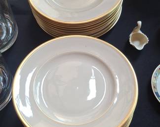 Syracuse China Old Ivory Monticello Dinner Plates