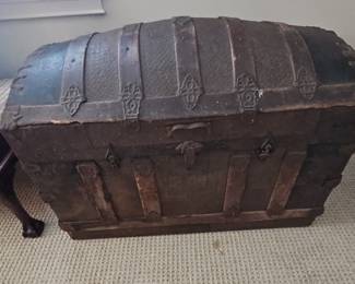 Antique Victorian Dome-Top Steamer Trunk with Lithograph and Tray