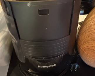 Honeywell Ultrasonic Cool Mist Humidifier and Essential Oil Diffuser