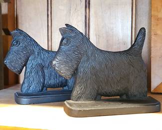 Vintage Cast Iron Scottish Terrier Bookends or Doorstops