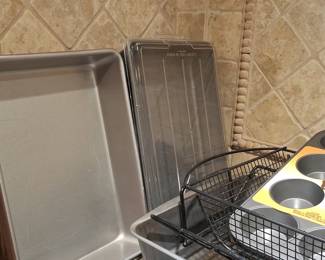 Nordic Ware 9x13 Cake Pan with Lid and Baker's Secret 12-Cup Muffin Pan