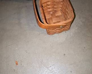 V Small Square Berry Basket with Handle and Protector