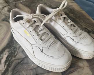 PUMA Sneakers