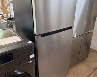 Vissani Refrigerator