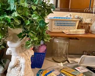 PLASTER PLANTER