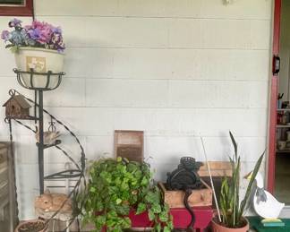 PLANTS, ANTIQUE CORN SHELLER