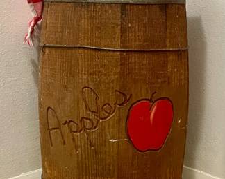 DECORATIVE APPLES BARREL