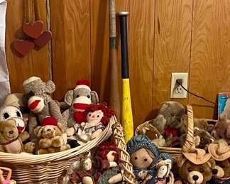 STUFFED ANIMALS