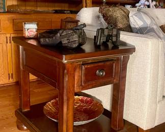 WOOD END TABLE