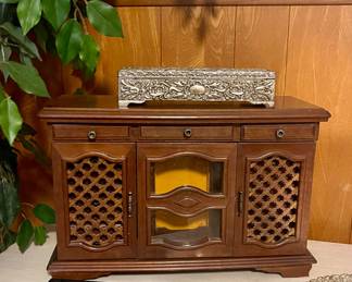 JEWELRY BOXES, VINTAGE PURSES AND WALLETS