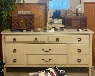VINTAGE DRESSER