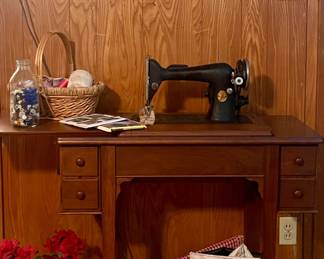 VINTAGE SEWING MACHINE IN STAND 