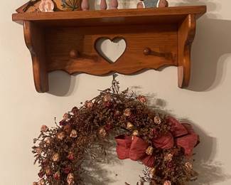 VINTAGE WOOD HEART SHELF