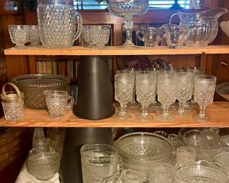 VINTAGE GLASSWARE INCLUDING WEXFORD BY ANCHOR HOCKING