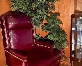 VINTAGE LEATHER OFFICE CHAIR