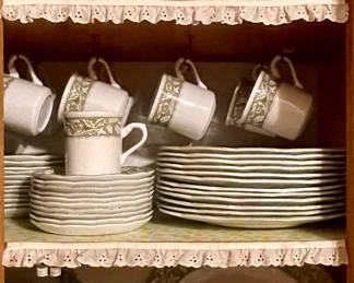 J & G MEAKIN ENGLISH IRONSTONE DISHWARE SET