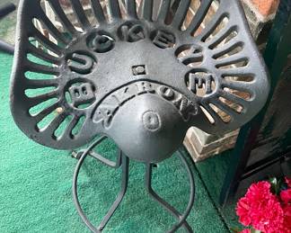 VINTAGE CAST IRON BUCKEYE TRACTOR SEAT STOOL