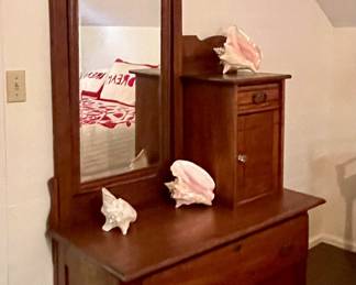 ANTIQUE GENTLEMAN'S DRESSER WITH HAT BOX