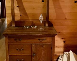 ANTIQUE OAK WASHSTAND