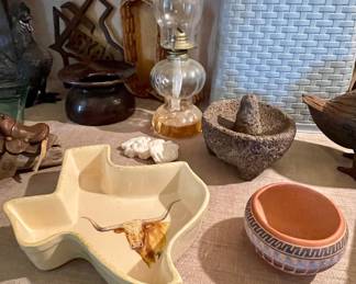 NATIVE AMERICAN POTTERY BOWL, TEXAS SHAPED SERVING DISH WITH LONGHORN