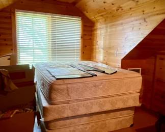 QUEEN MATTRESSES