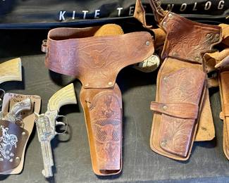 VINTAGE TOY GUNS AND HOLSTERS