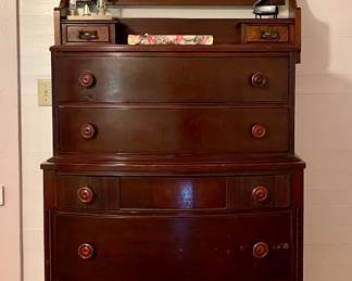 ANTIQUE FEDERAL STYLE MAHOGANY HIGH BOY DRESSER WITH MIRROR