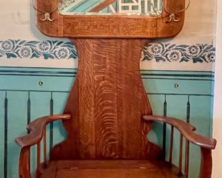 EARLY 20TH CENTURY QUARTER-SAWN OAK HALL TREE WITH BENCH AND LIFT SEAT STORAGE