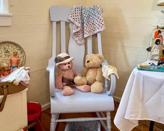PAINTED WOOD NURSERY ROCKING CHAIR