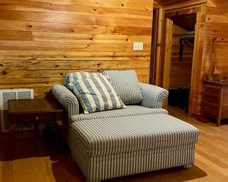 LOUNGE TWIN SLEEPER SOFA WITH OTTOMAN