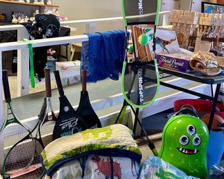 KID’S BEDDING, TENNIS RACKETS