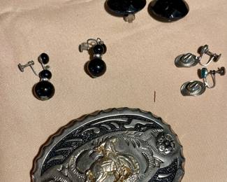 VINTAGE BELT BUCKLE