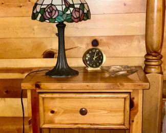 SOLID WOOD NIGHTSTAND, TIFFANY-STYLE LAMP