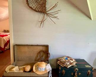 ANTIQUE TRUNKS, VINTAGE HATS