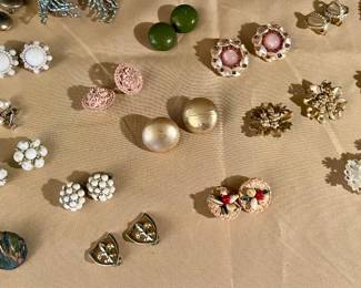 VINTAGE COSTUME JEWELRY